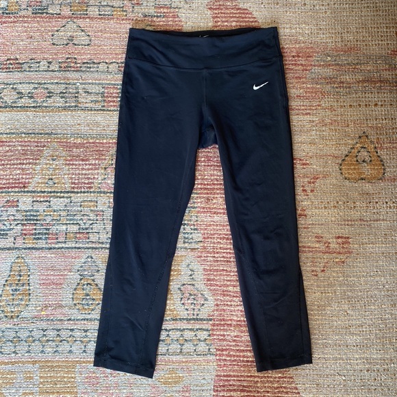 Nike Black Epic Lux Running Crops - Picture 4 of 5